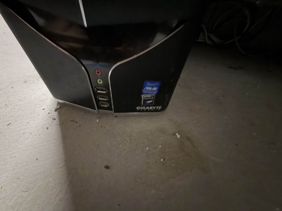 PCs: PC Asus Gigabyte defekt – D'occasion à Schönholzerswilen par mela7 3