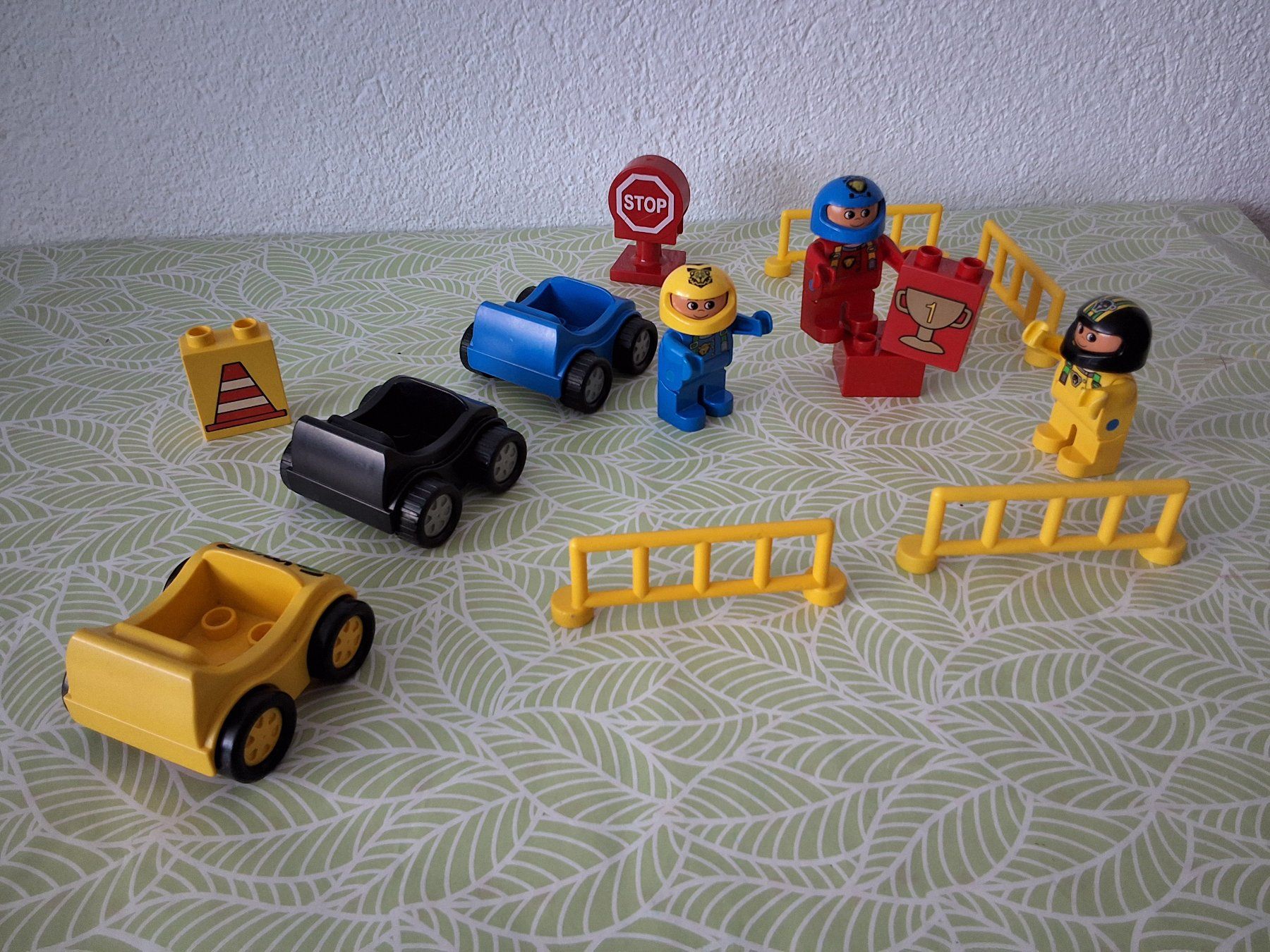 Lego Giocattoli: Lego Duplo Rennfahrer Trio – Usato da Liebefeld venduto da moony4blue 3