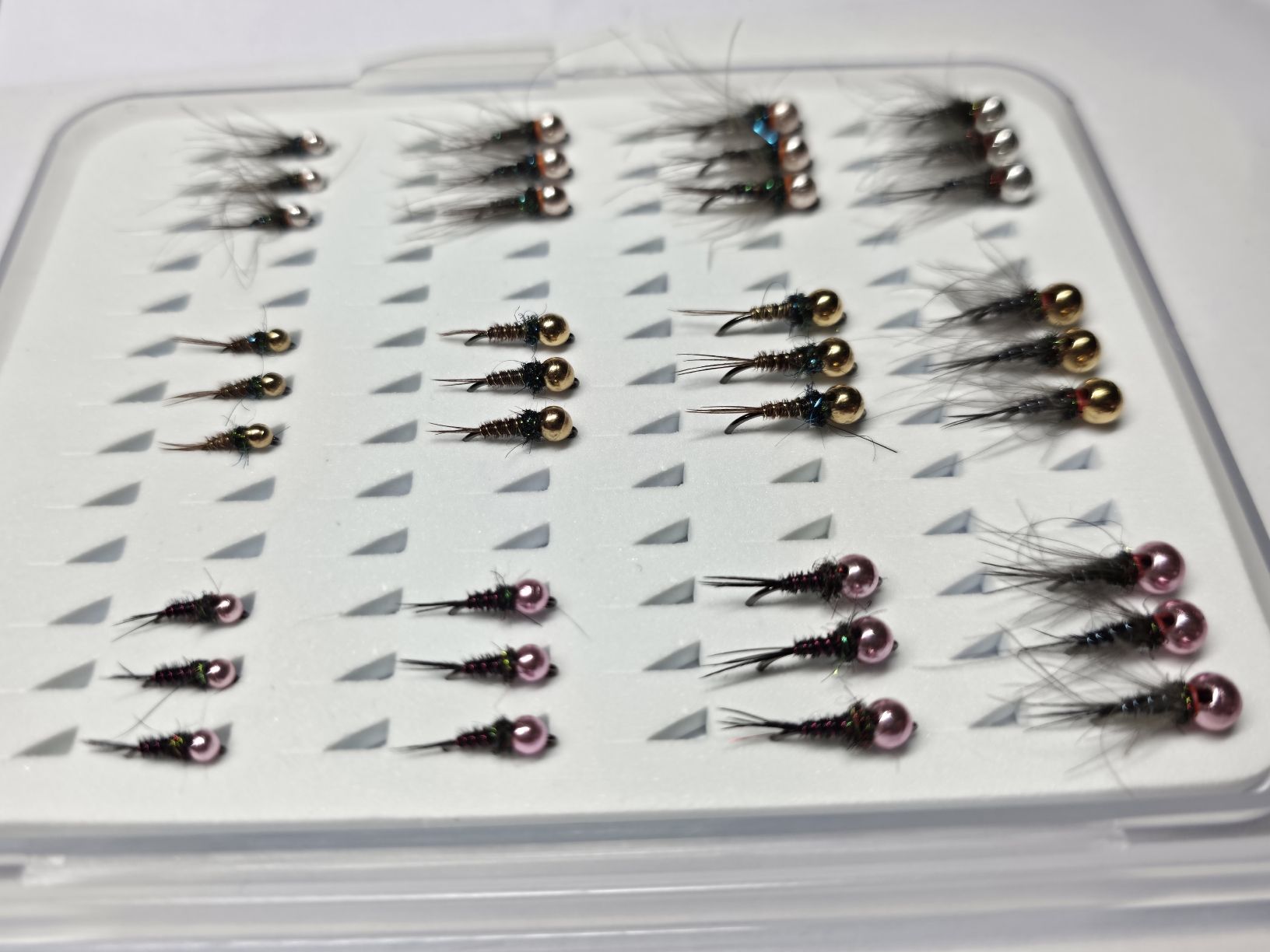 Esche: Box mit 36 Tungsten Nymphen – Nuovo (secondo la descrizione) da Degersheim venduto da HookedOnTheFly 2