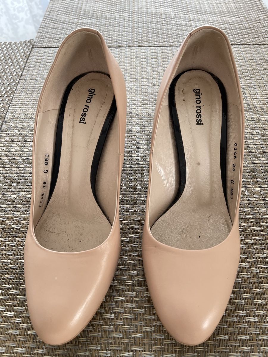 Scarpe da donna: Gino Rossi Pumps gr 38 – Usato da Zürich venduto da AnaMK 1