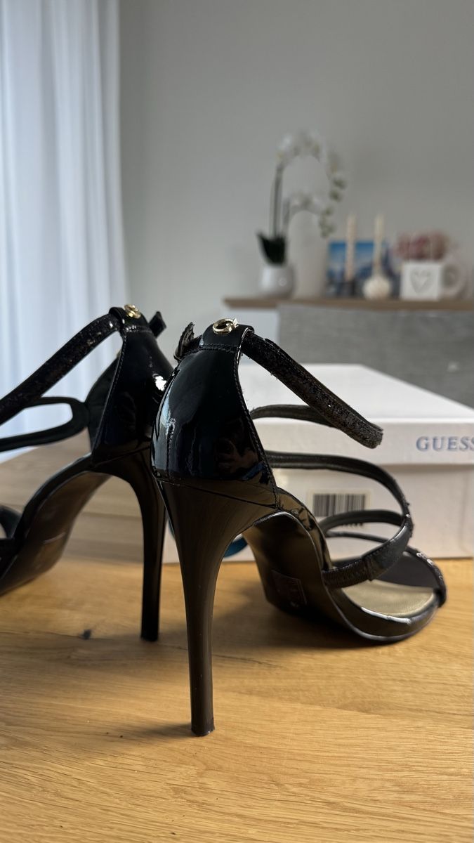 Guess Scarpe da donna: Guess Absatzschuhe – Usato da Dübendorf venduto da dej_xr57 3