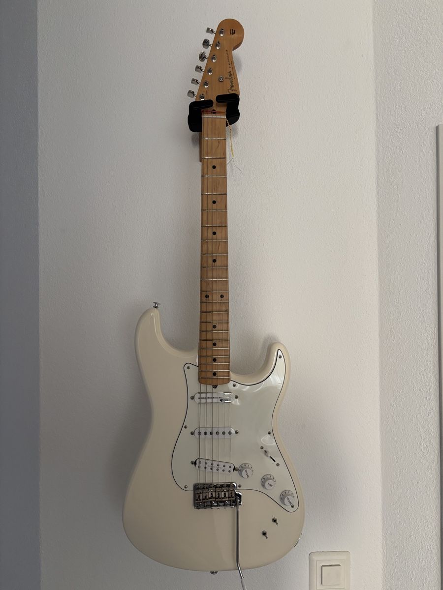 Fender Strumenti musicali: Fender Ed O'Brien Sustainer Stratocaster, Olympic White – Nuovo (secondo la descrizione) da Visp venduto da Toro6