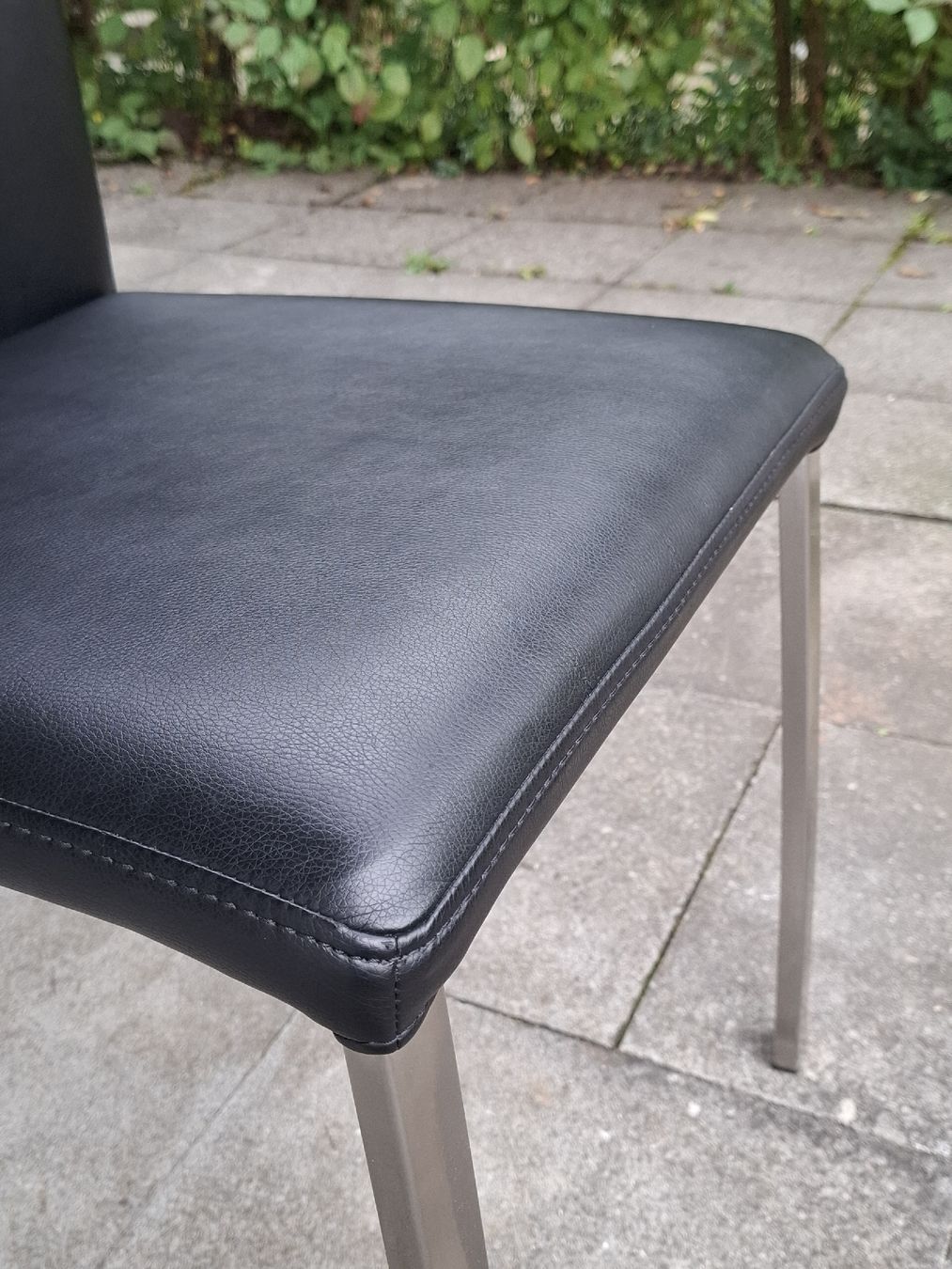Stühle: Set mit 6 schwarzen Stühlen – Gebraucht aus Horw von Supervannie 4