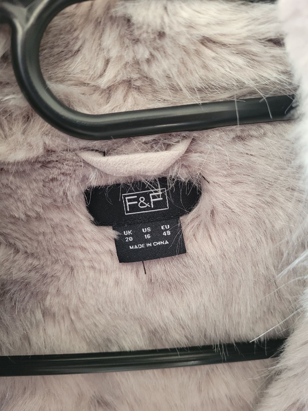 Jacken: gilet finta pelliccia 48 – Gebraucht aus Giubiasco von A.B00 3