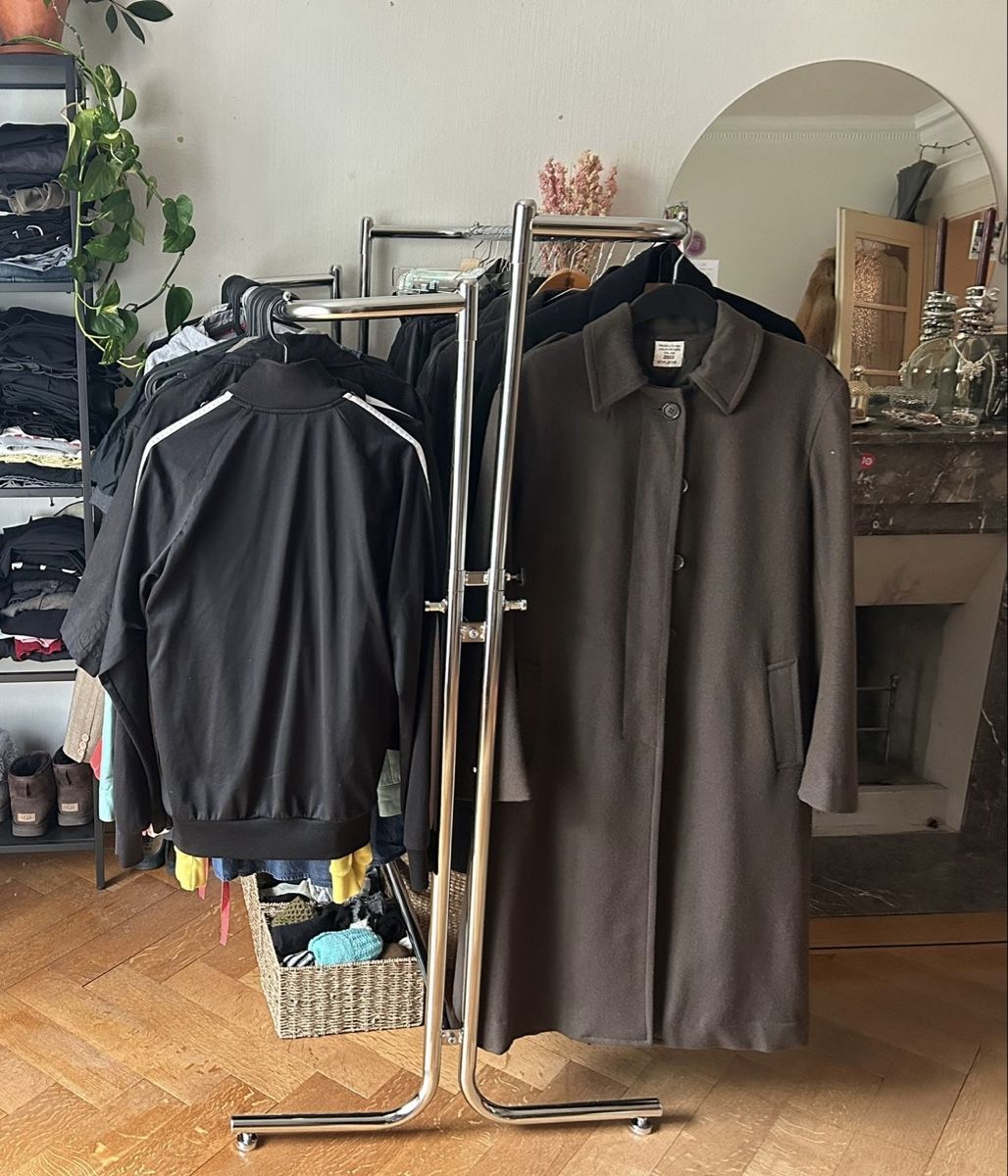 Garderobe: Clothing stander – Gebraucht aus Genève von car_rwv6