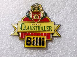 Ansteckpin 52: Billi x Clausthaler