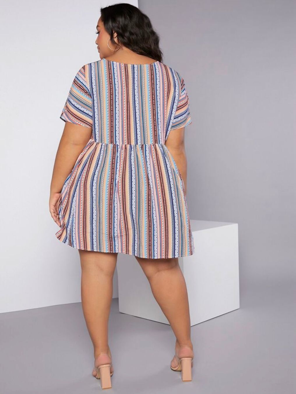 Shein Vestiti: Kleid mit sommerlichem Muster farbig Gr. 54 / 56 – Usato da Pratteln venduto da a23_j2gs 1