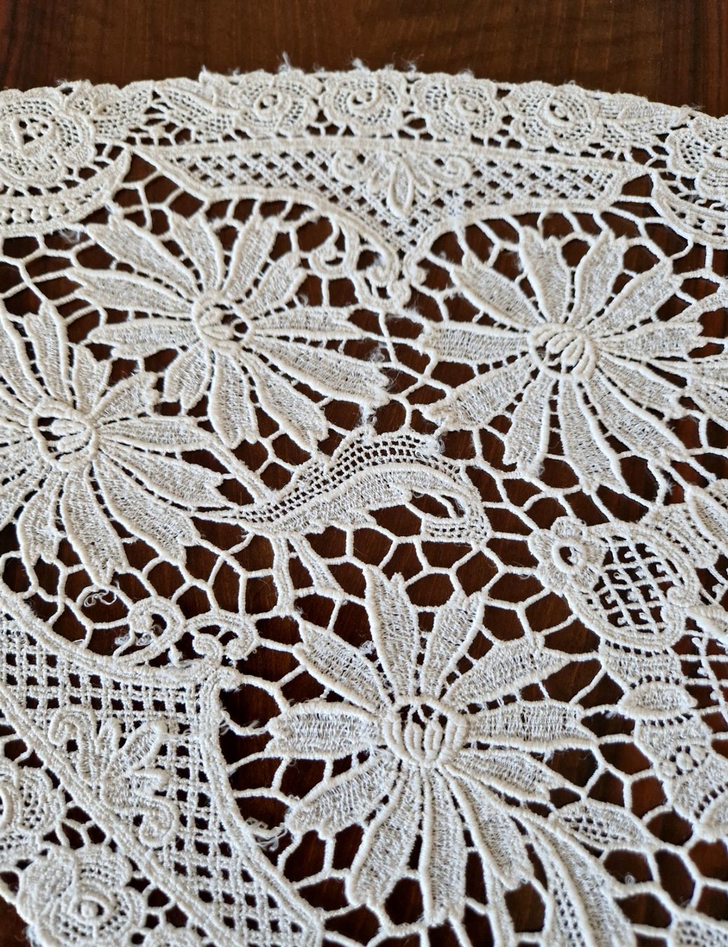 Altra biancheria da tavola: Plauener Spitze 60x30cm – Usato da Bern venduto da Antikbatik 5