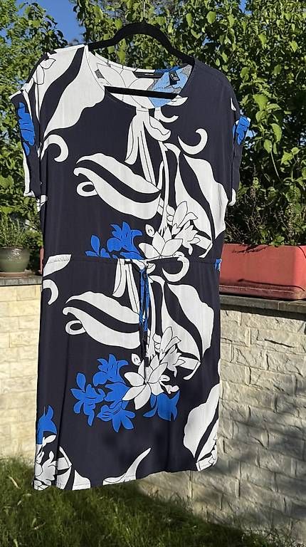 Kleider: Gemustertes Kleid Vero Moda Gr. L – Gebraucht aus Reinach BL von Enodel