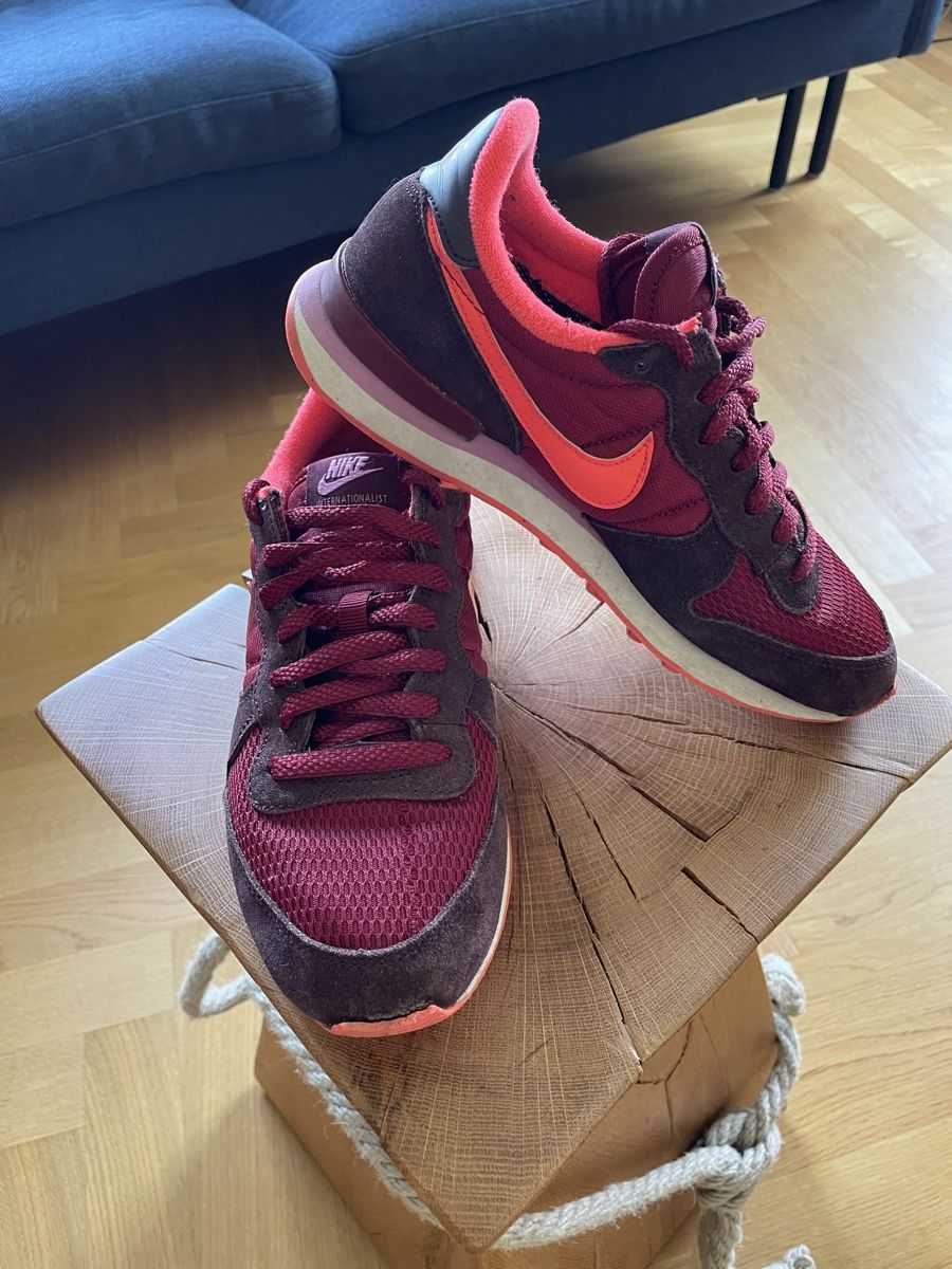 Nike Damenschuhe: Nike Internationalist, 38.5 – Gebraucht aus Basel von CCRosa