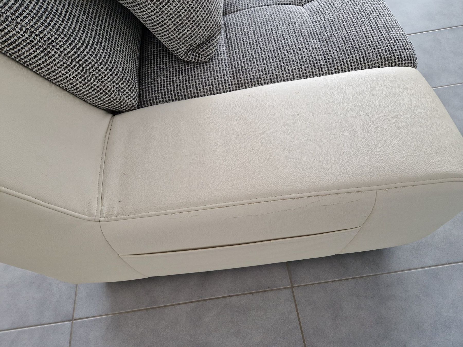 Divani: Sofa (Abholung am 16. August) – Usato da Unterkulm venduto da vab_6zcd 6