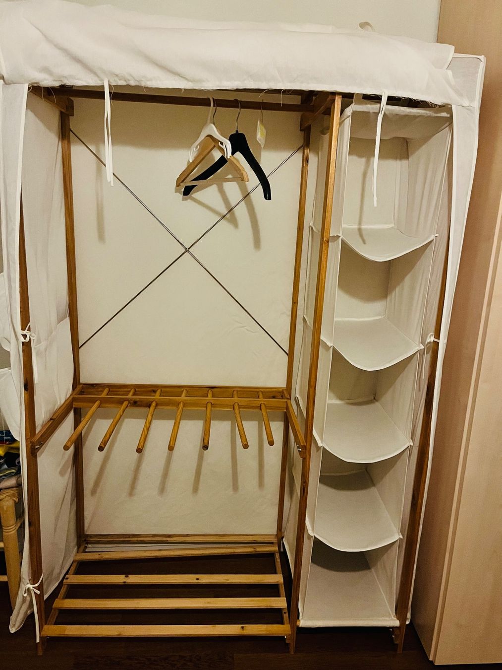 Armadi: Kleiderschrank aus Holz und Stoff – Usato da Hirzel venduto da smunoz 2