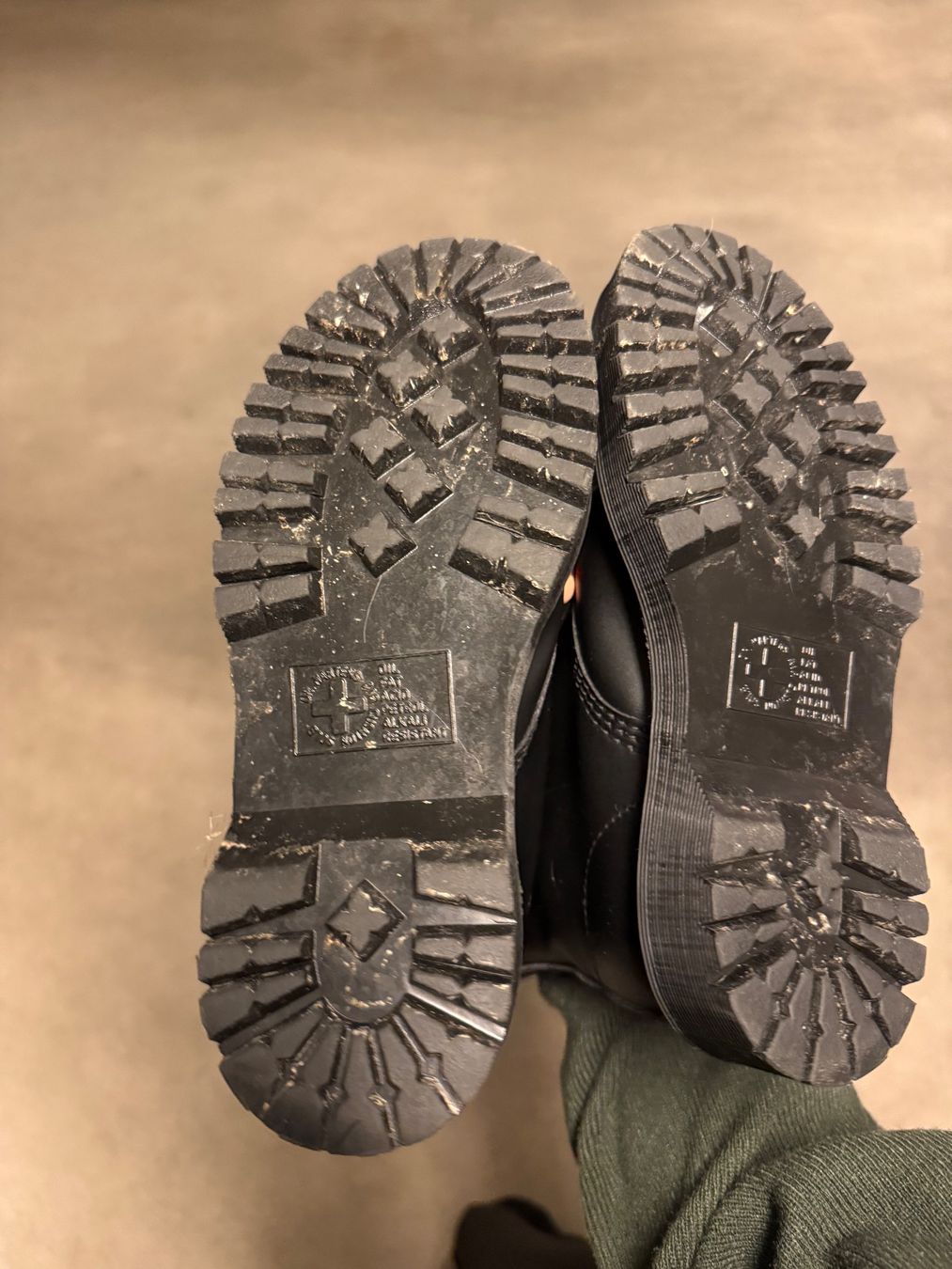 Dr. Martens Scarpe da donna: Dr. Martens  Plateaustiefelette vegan, size 37 – Usato da Sissach venduto da laura.x4 7