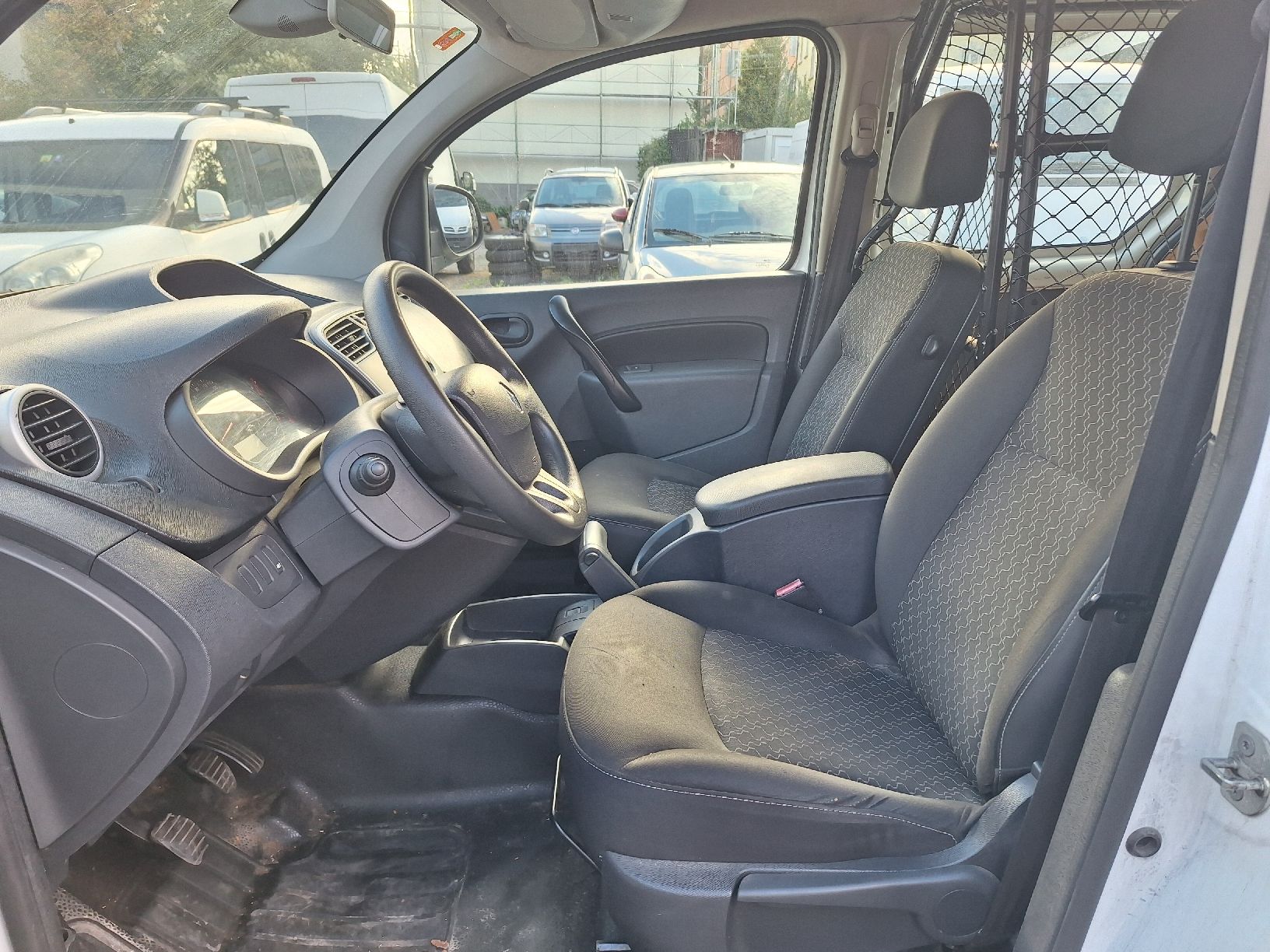 Veicoli commerciali: renault kango 1.5 dci 90 – Usato da St. Gallen venduto da AutoSG 9