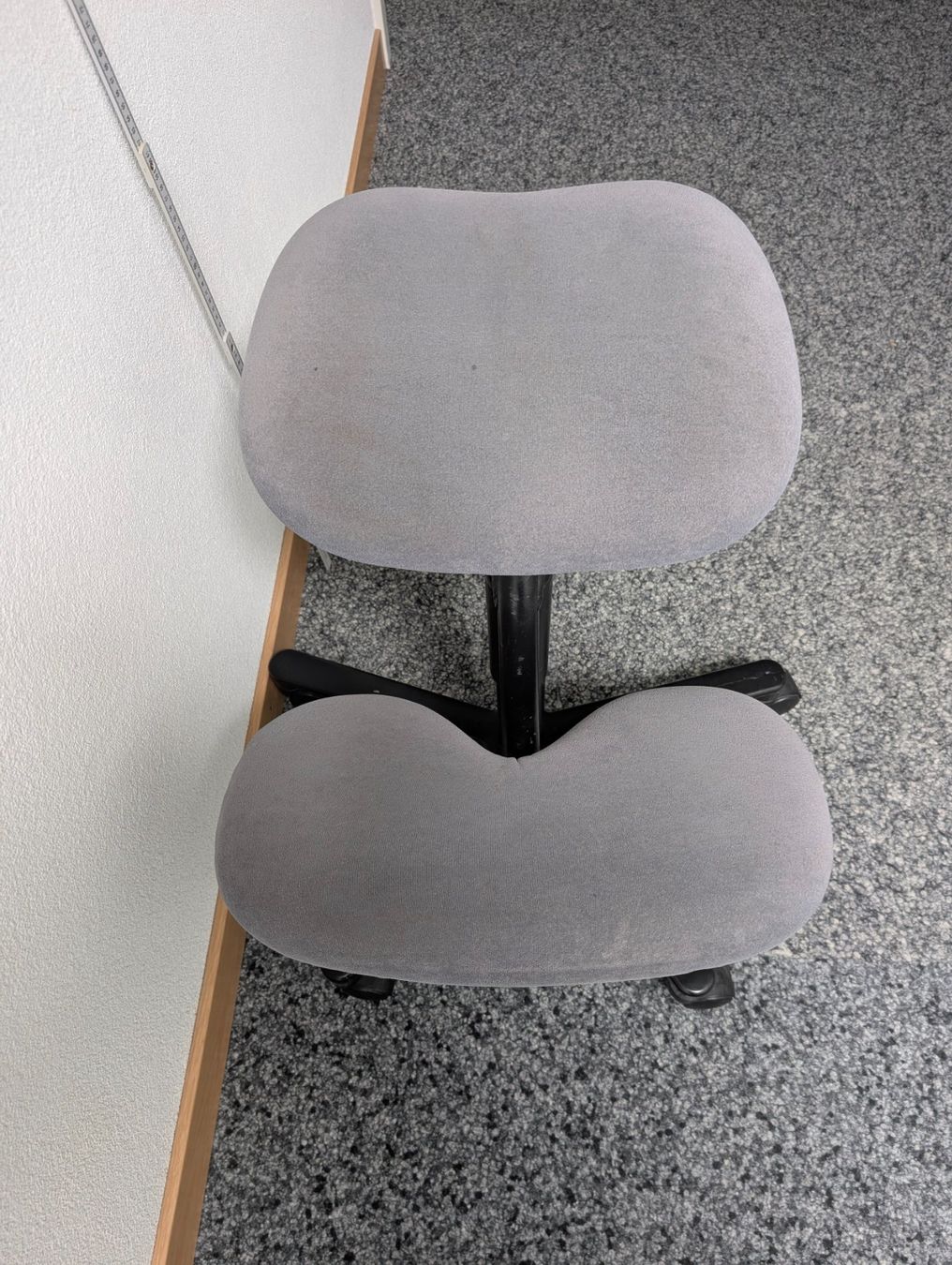 Stokke Sedie: Bürostuhl - HAG Balans Vital Kniestuhl – Usato da Thalwil venduto da Tgatga 4
