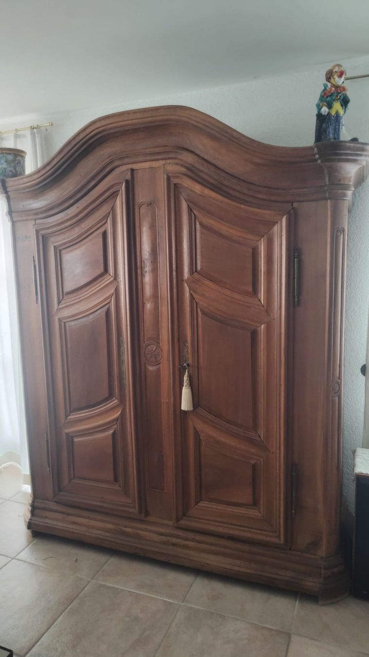 Schränke: Schrank Nussbaum ca. 1900 – Gebraucht aus Arlesheim von soggenase