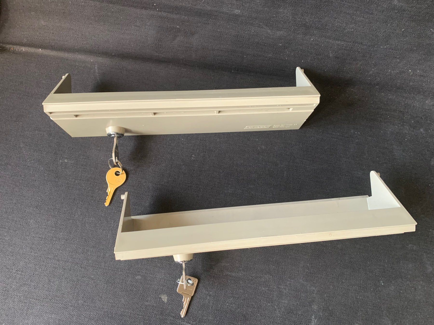 Sonstiges für Haushalt & Wohnen: Ersatzteile / Türchen / Klappe Briefkasten Ernst Schweizer A – Gebraucht aus Wallisellen von zappenduster 1