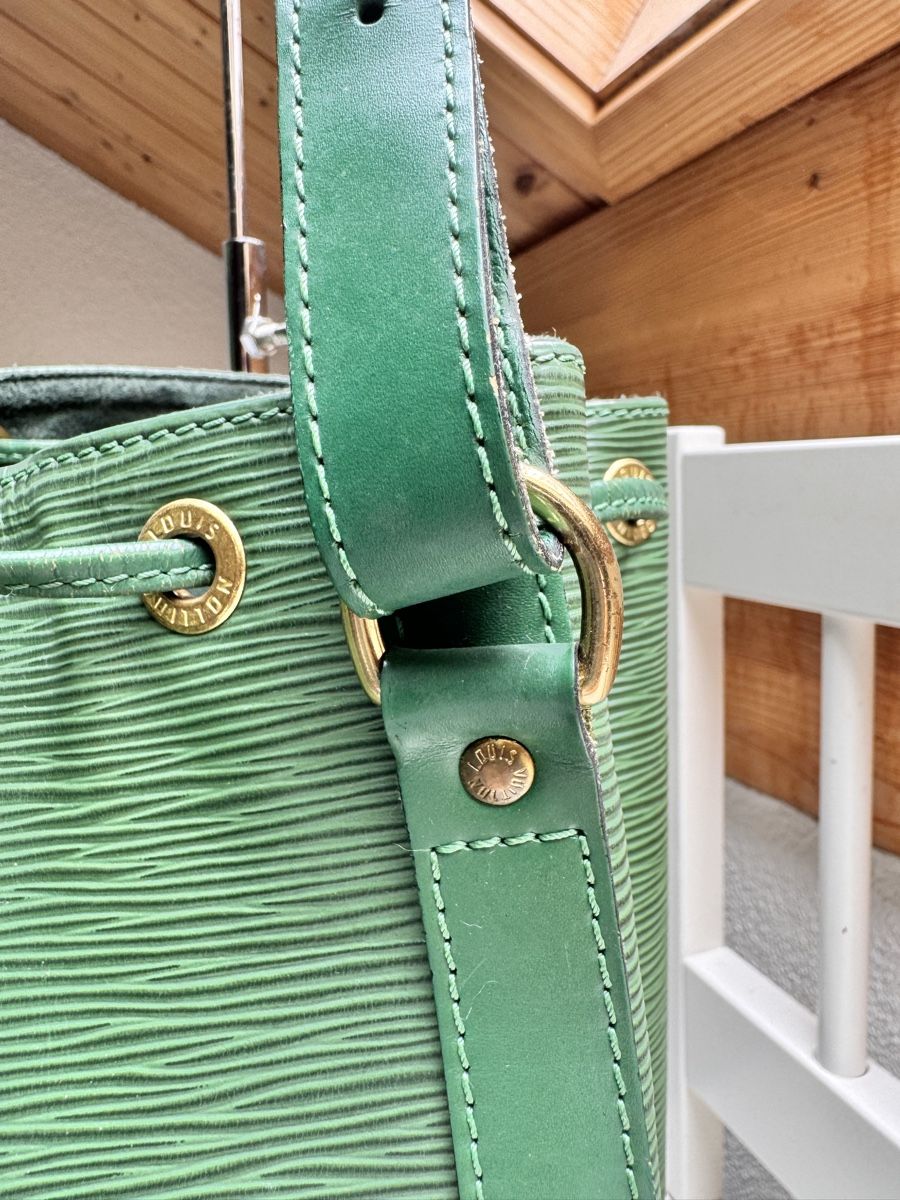 Louis Vuitton Borse da donna: Louis vuitton Bucket Grün – Usato da Neuenegg venduto da ilovefashion123 2