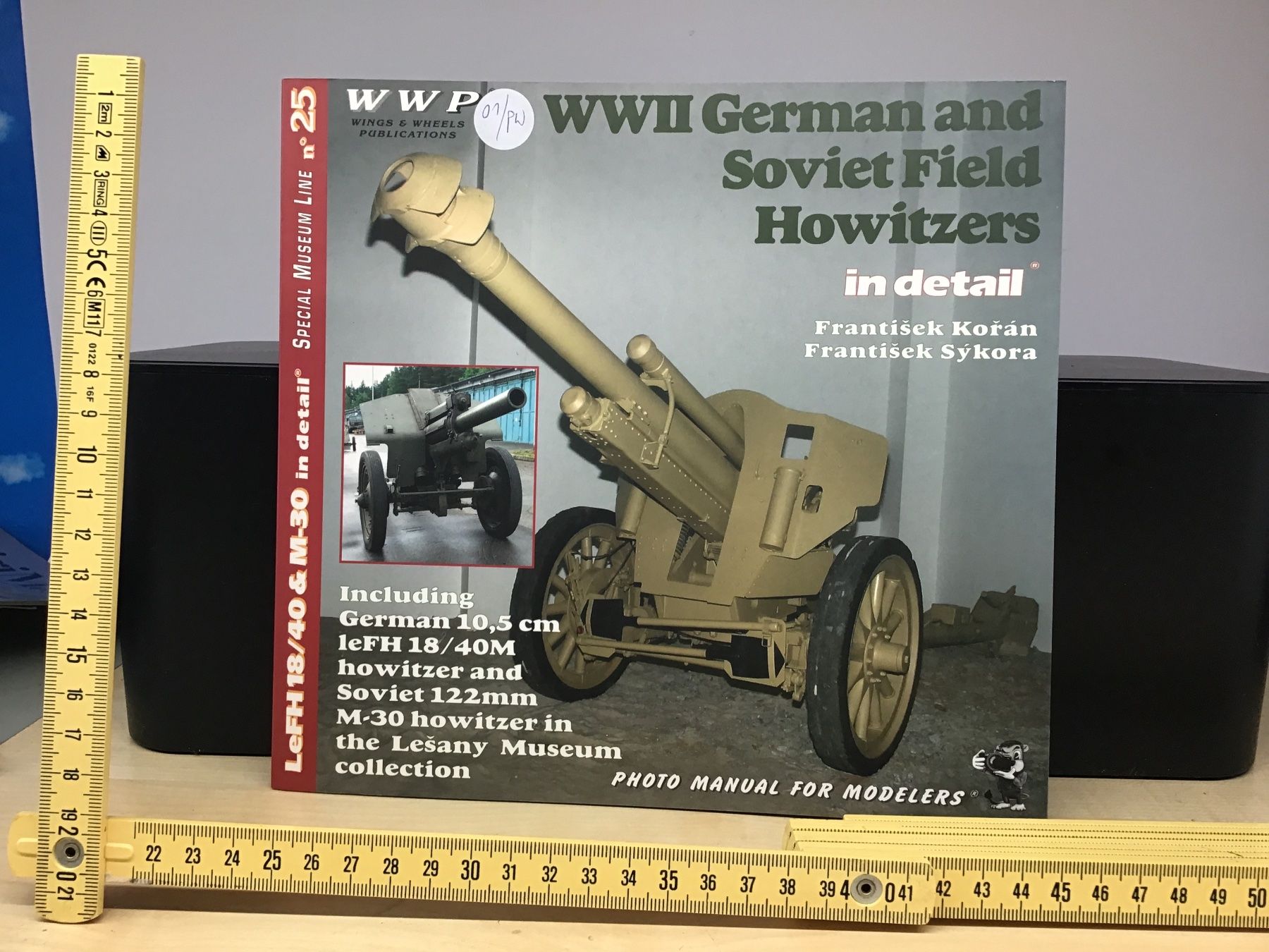 Bücher: WWII Haubitzen Buch, detailliert, für Modellbauer – Gebraucht aus Männedorf von Modelle-aller-Art