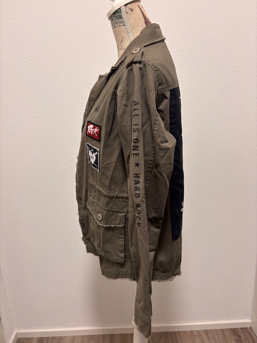 Giacche: Hardrock Cafe Jacke in Olive Gr.M – Usato da Gossau SG venduto da Swisslady25 2