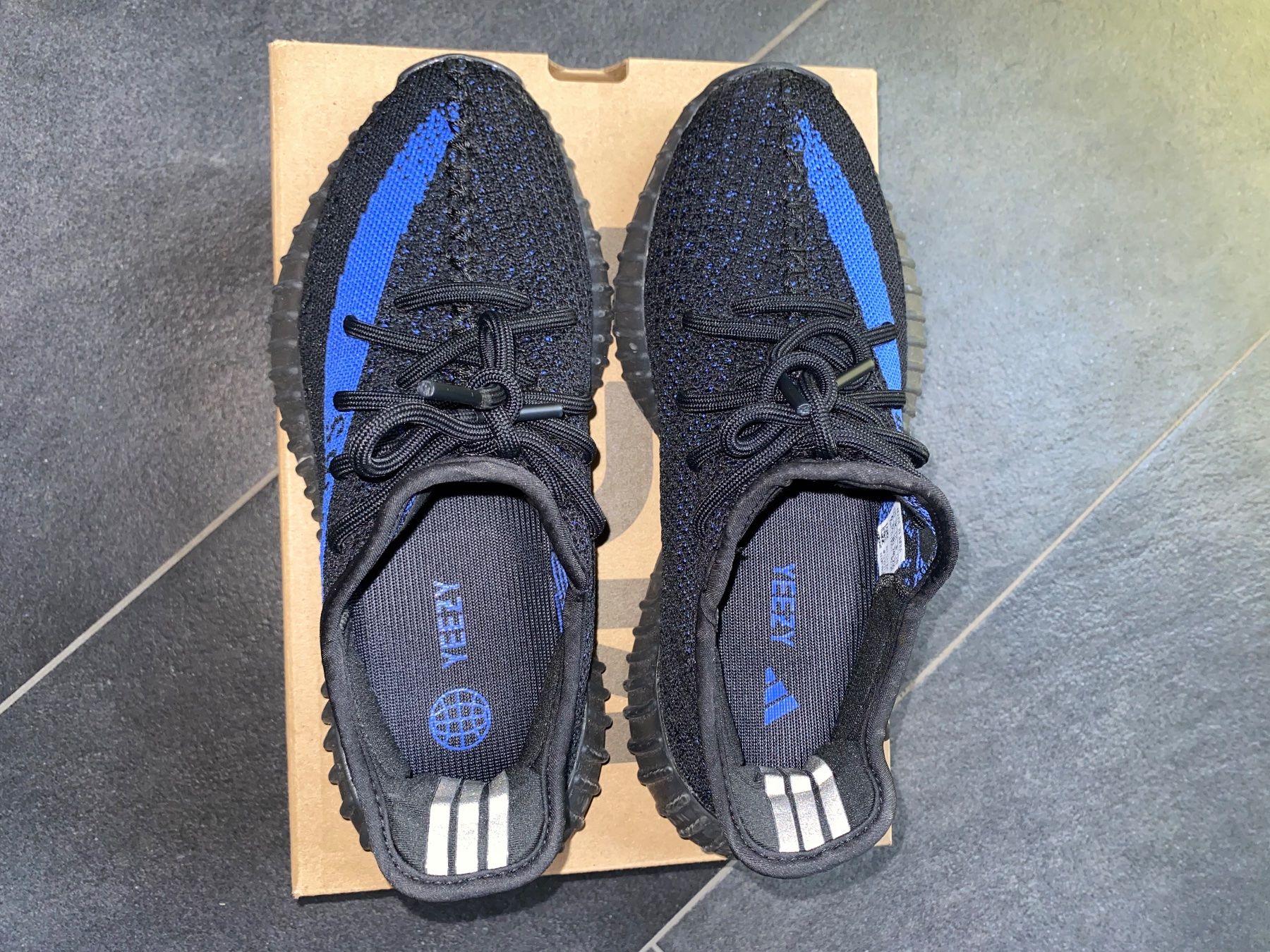 Adidas Scarpe da uomo: Yeezy Boost 350 V2 Dazzling Blue – Usato da Wil / ZH venduto da Fellow16 2