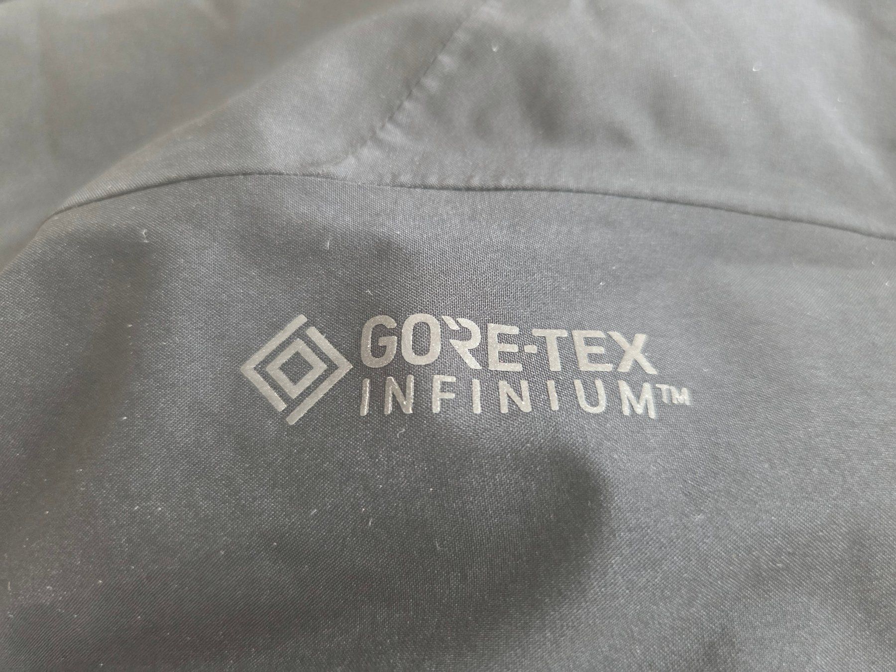 Arcteryx Mäntel: Regenmantel von Arc'teryx schwarz – Gebraucht aus Oberrieden von Smart570 7