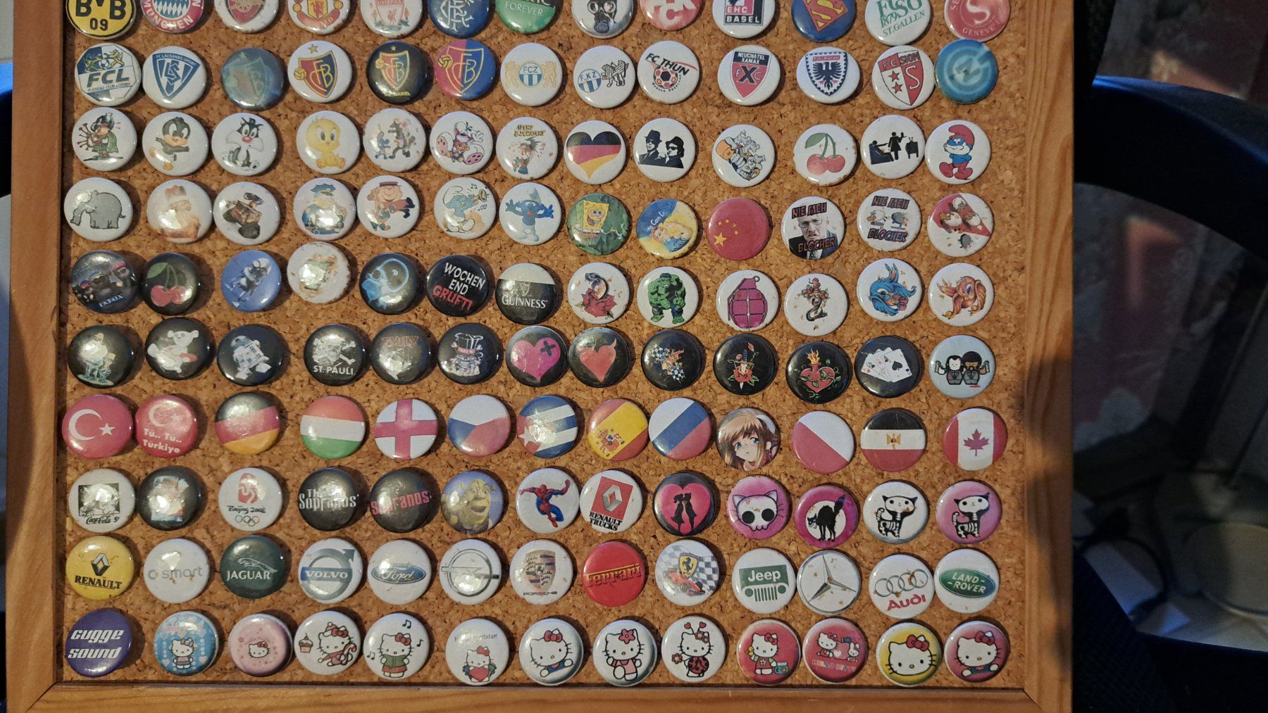 Broschen & Nadeln: Belle Collection de Badges 24mm et 37mm – Gebraucht aus Cernier von Poussetofiol 3