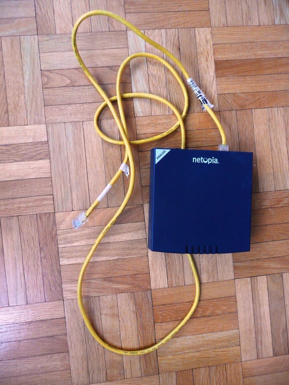 Modems & Routeurs: 2 x NETOPIA Router analog – D'occasion à Zürich par zuerich00 1