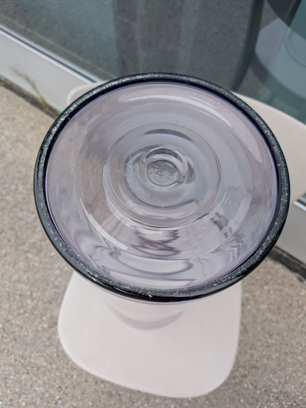 Sonstige Büroeinrichtungen: Grosse Vase oder Schirmständer lila Glas – Gebraucht aus Emmen von magelan 3