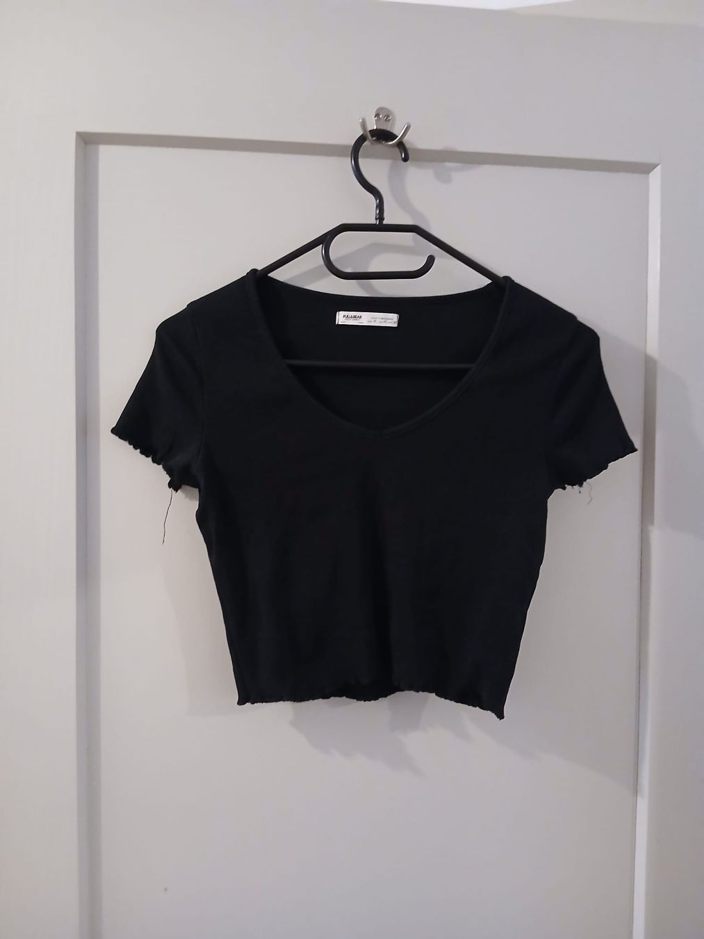 Pull&Bear T-Shirts: Damen Crop Top Schwarz Grösse M PULL&BEAR – Gebraucht aus Balsthal von Leila_Luna