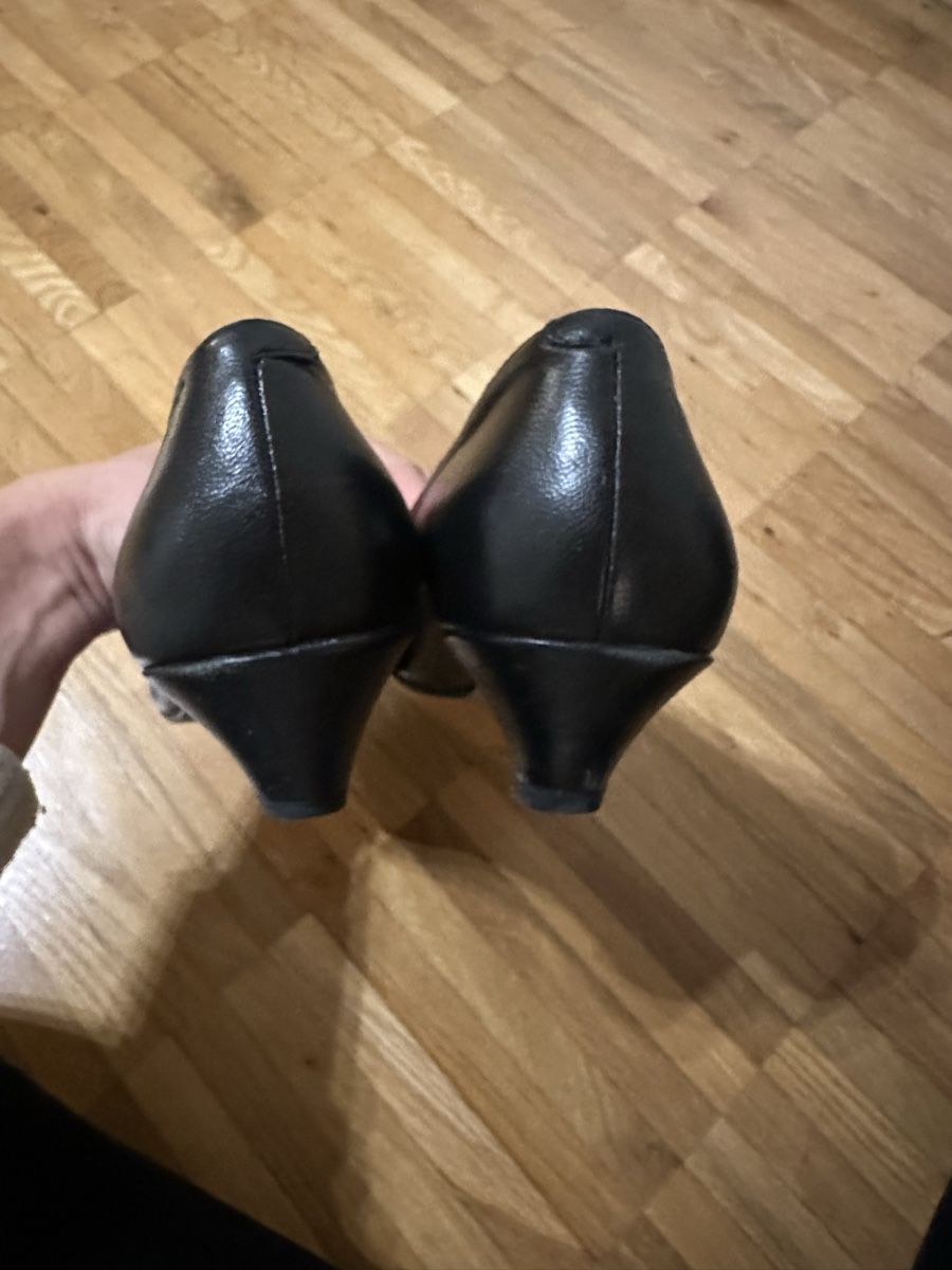 Scarpe da donna: Schuhe – Usato da Volketswil venduto da ben_9s6x 2