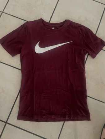 Nike T-Shirt bordeaux Gr.  S guter Zustand