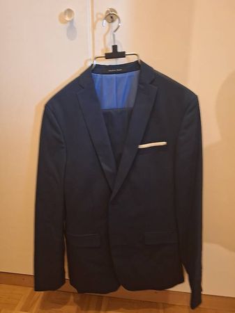 Costume pour homme bleu marine