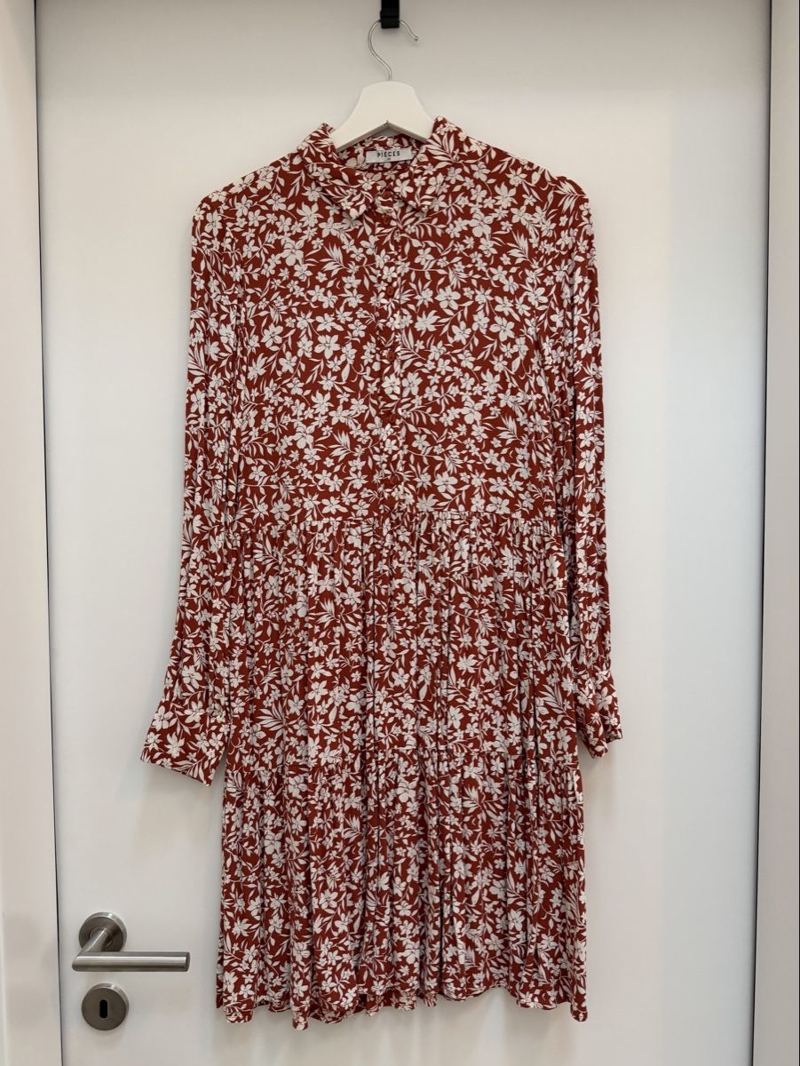 Pieces Kleider: Kleid von PIECES – Gebraucht aus Bülach von ro.ho