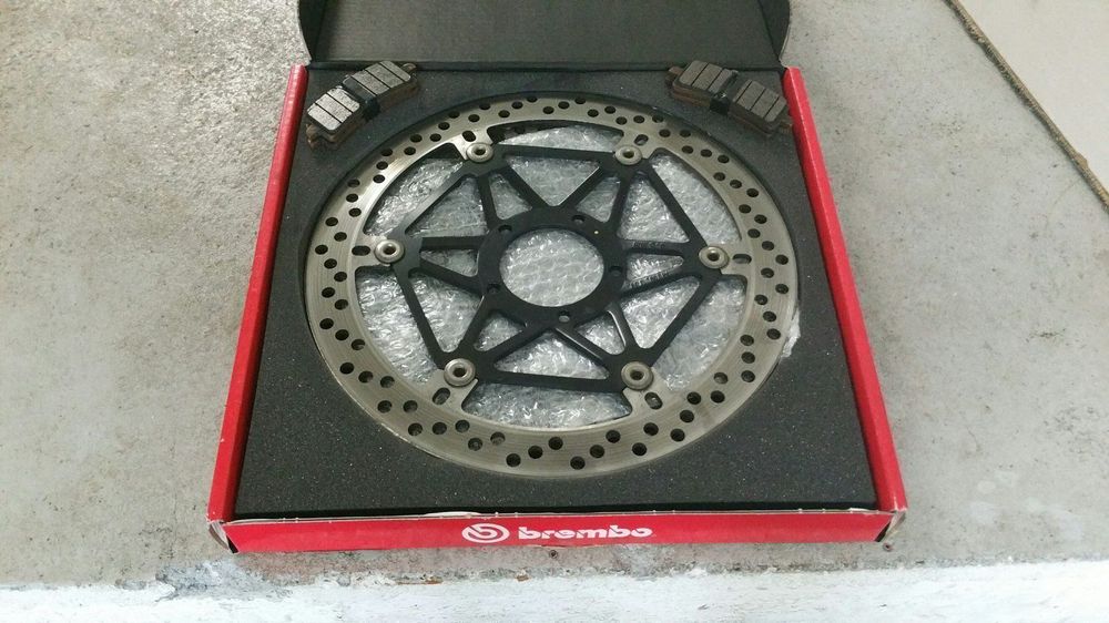 TARAZON Bremsenset Für Ducati 848 EVO (2011-2013) - 2 Bremsscheiben + 4 Bremsbeläge Vorne