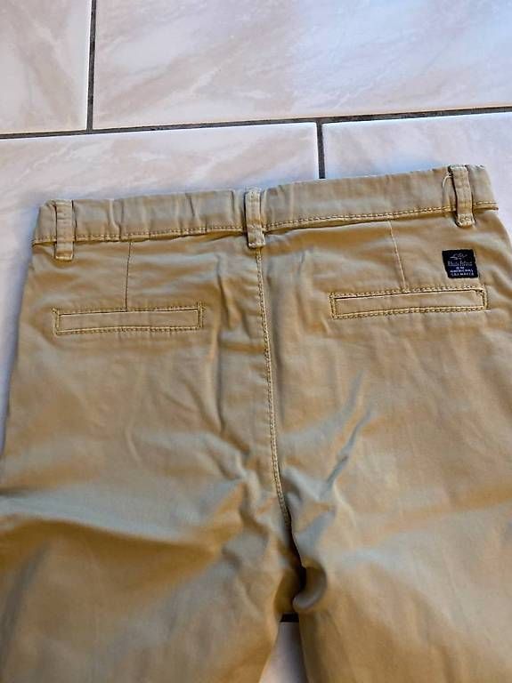 Pantalons: Vend pantalon enfant – D'occasion à Morrens VD par gia_sfs5 2