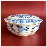 Meissen Porzellan- ovale Deckeldose - Dekor Zwiebelmuster