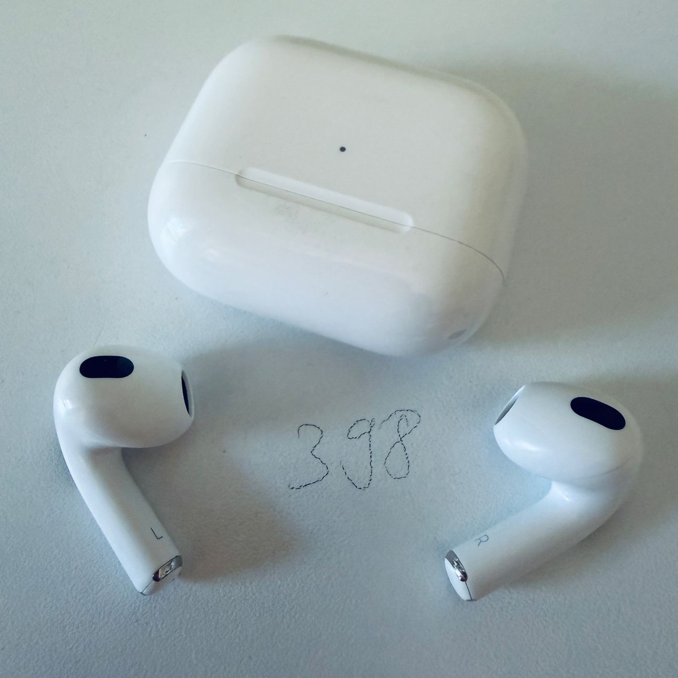 Apple Cuffie: Original Apple AirPods 3 Gen. Kopfhörer mit MagSafe Case – Usato da Basel venduto da MY.AIRPODS.SHOP 2