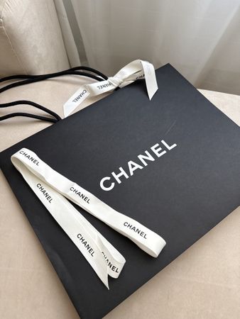 Chanel Papiertasche mit Band, perfekt für Geschenke 🎁