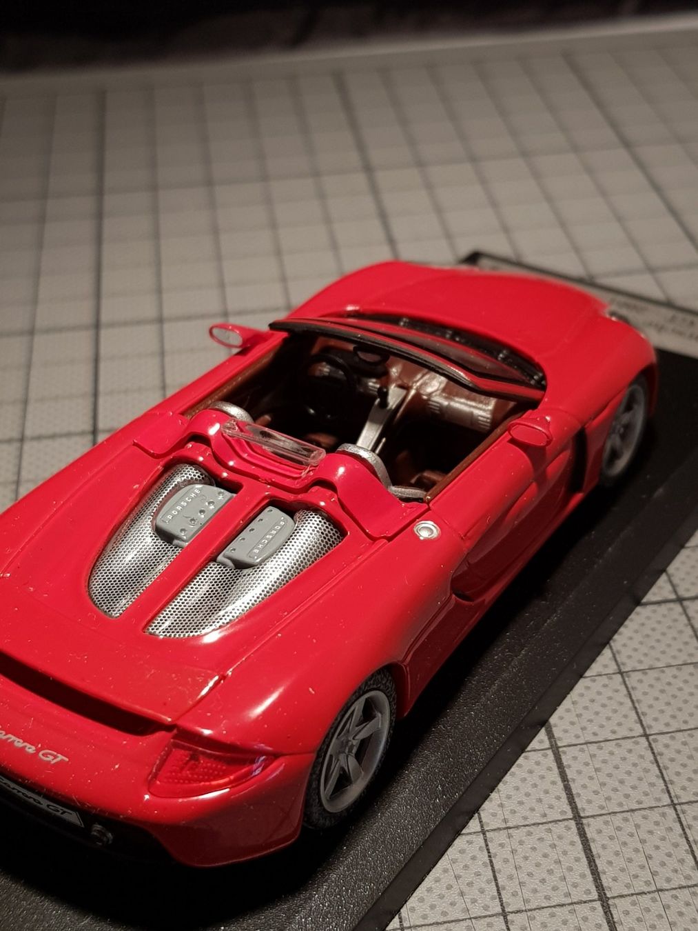Porsche Modellautos: Porsche Carrera GT - 2001 – Neu und originalverpackt aus Chézard-St-Martin von AlPat-Collections 3