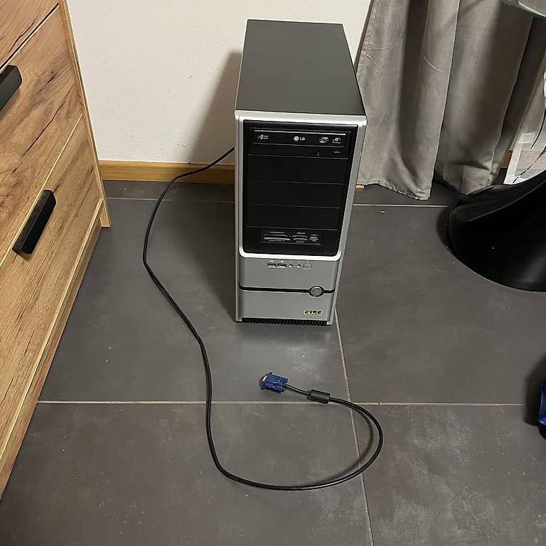 PCs: PC fisso desktop  computer – Gebraucht aus Minusio von son_mrf5 1
