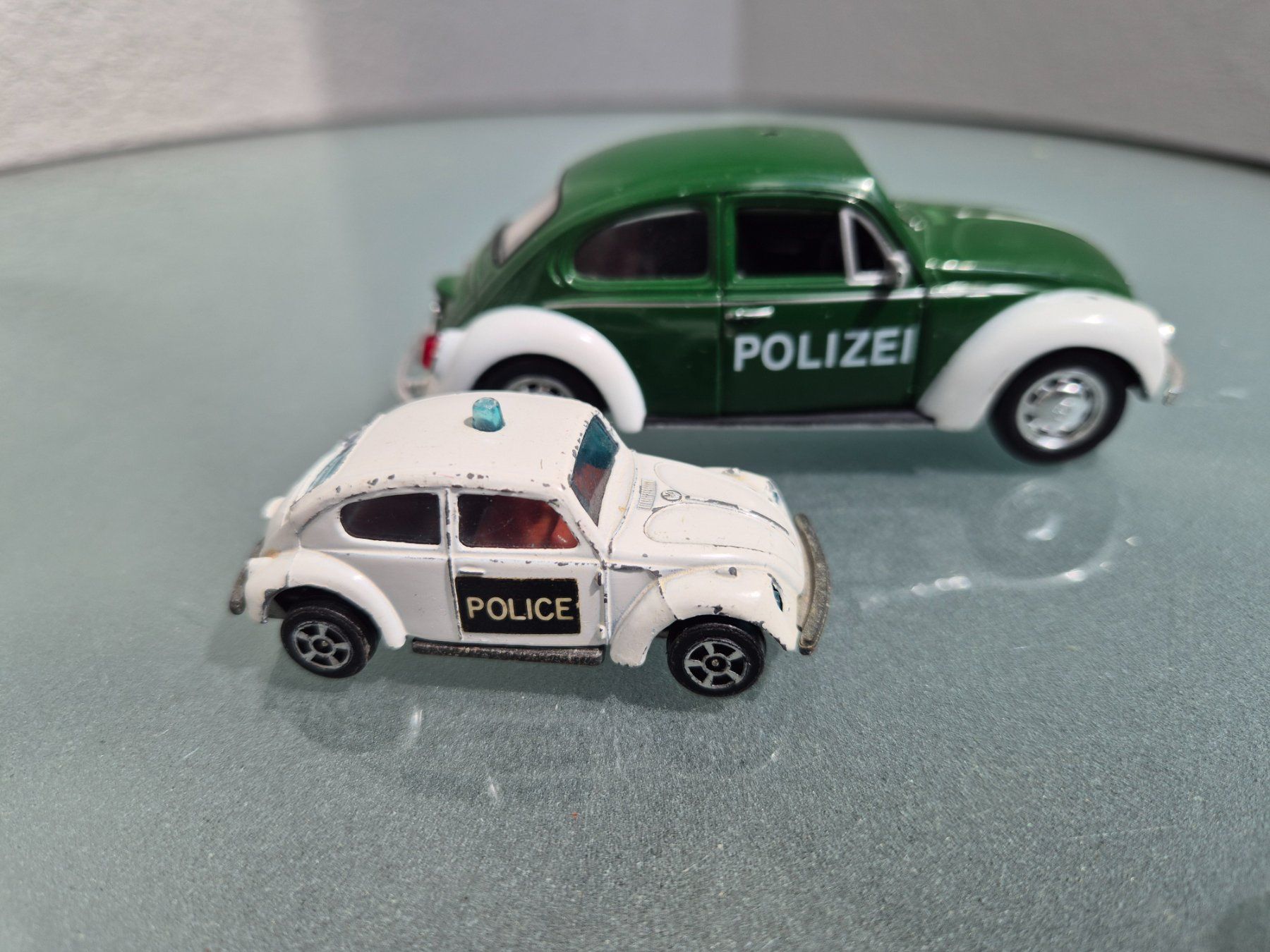 Volkswagen Modellini d'auto: VW Käfer Polizei . Versand 3.90 – Difettoso da Oberbuchsiten venduto da laffite54 4