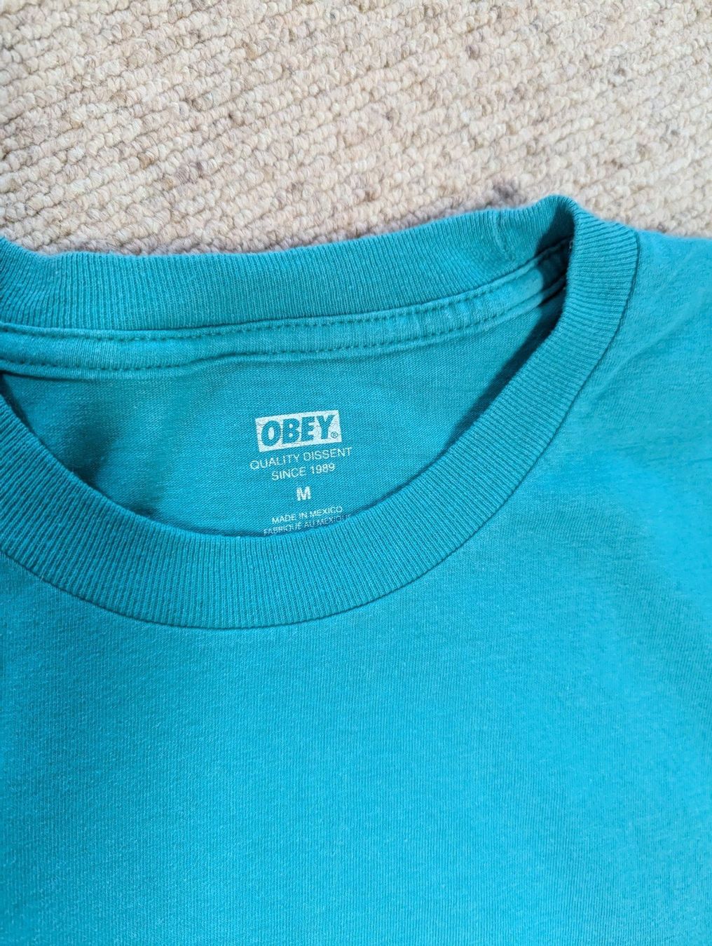 Obey T-Shirts: Obey T-Shirt Gr. M türkis – Gebraucht aus Spiez von Crazyduck 1