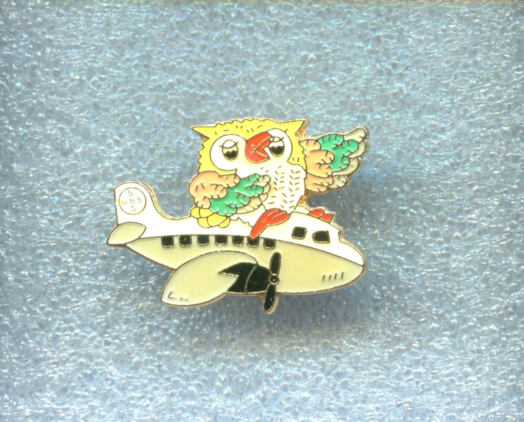Placchette & Badge: UBS Bank  EULE  FLUGZEUG – Usato da Winterthur venduto da Sammleroase