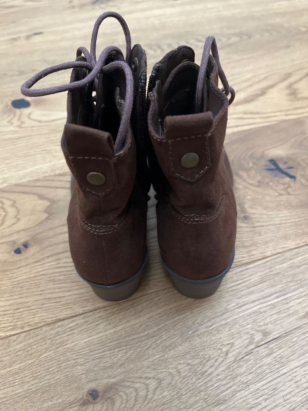 Scarpe da donna: Damenstiefel mit Absatz – Usato da Visp venduto da Uranus8416 2