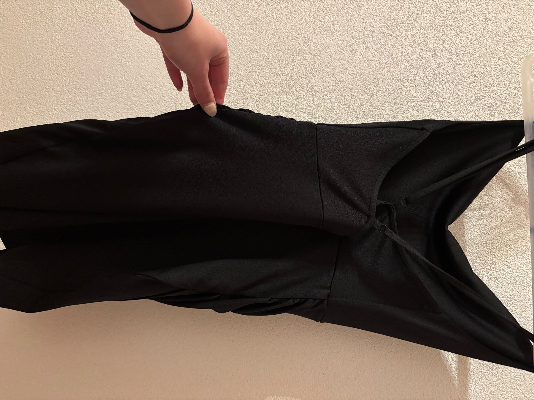 Robes: Robe noire – D'occasion à Grandvillard par Elsa.Del 2