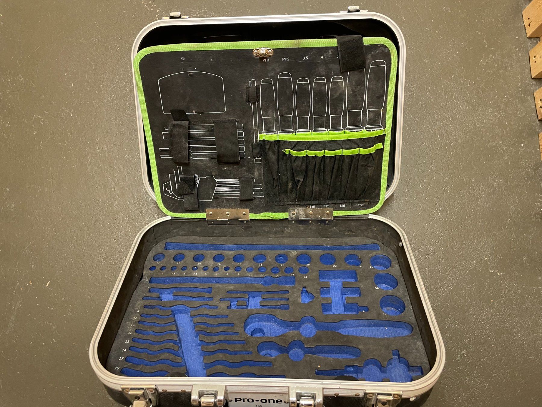 Alle Werkzeuge: Valise à outils Pro One vide – Gebraucht aus Petit Lancy von gil_hr6v 8