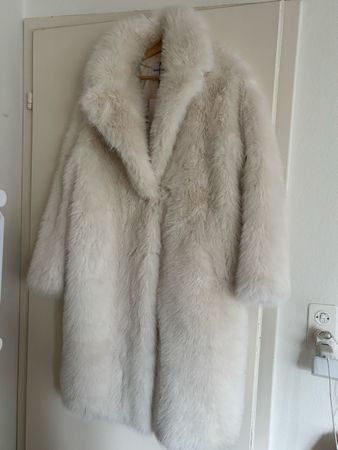 Bershka Faux Fur Coat Off-White Size L New With Tags