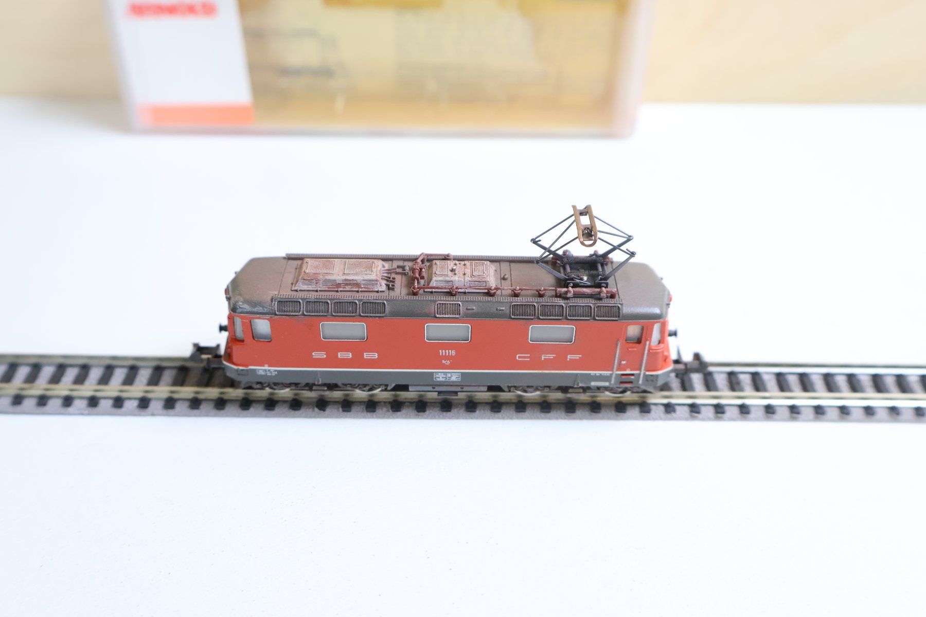 Trix Modellini di ferrovie: Minitrix SBB Re 4/4 E-Lok Rot - Spur N – Usato da Winterthur venduto da Monstera 4