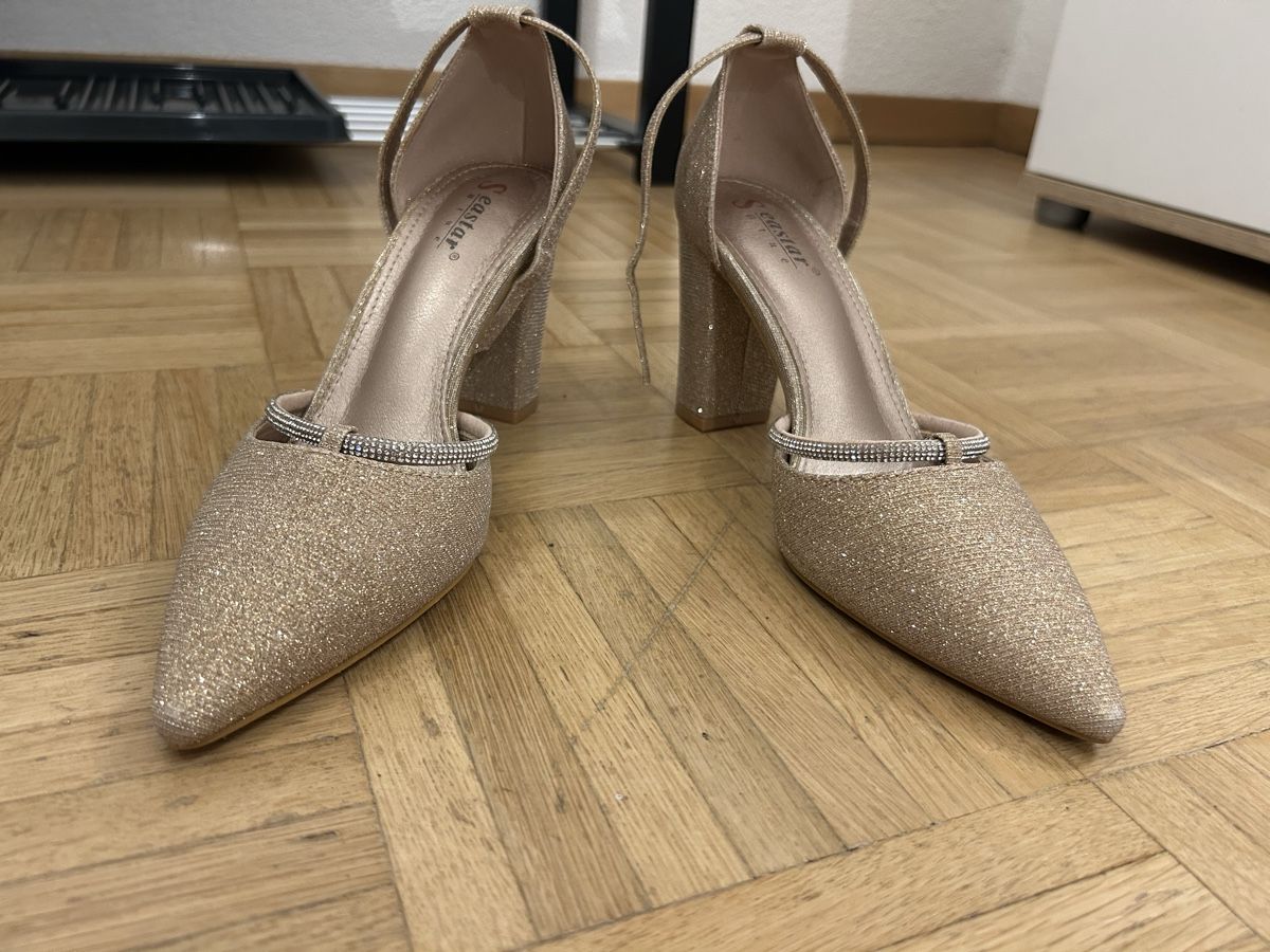 Chaussures femmes: Eleganter Damenschuh – D'occasion à Laupen ZH par JasRahBee 2